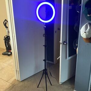 Ring light with multiple colors